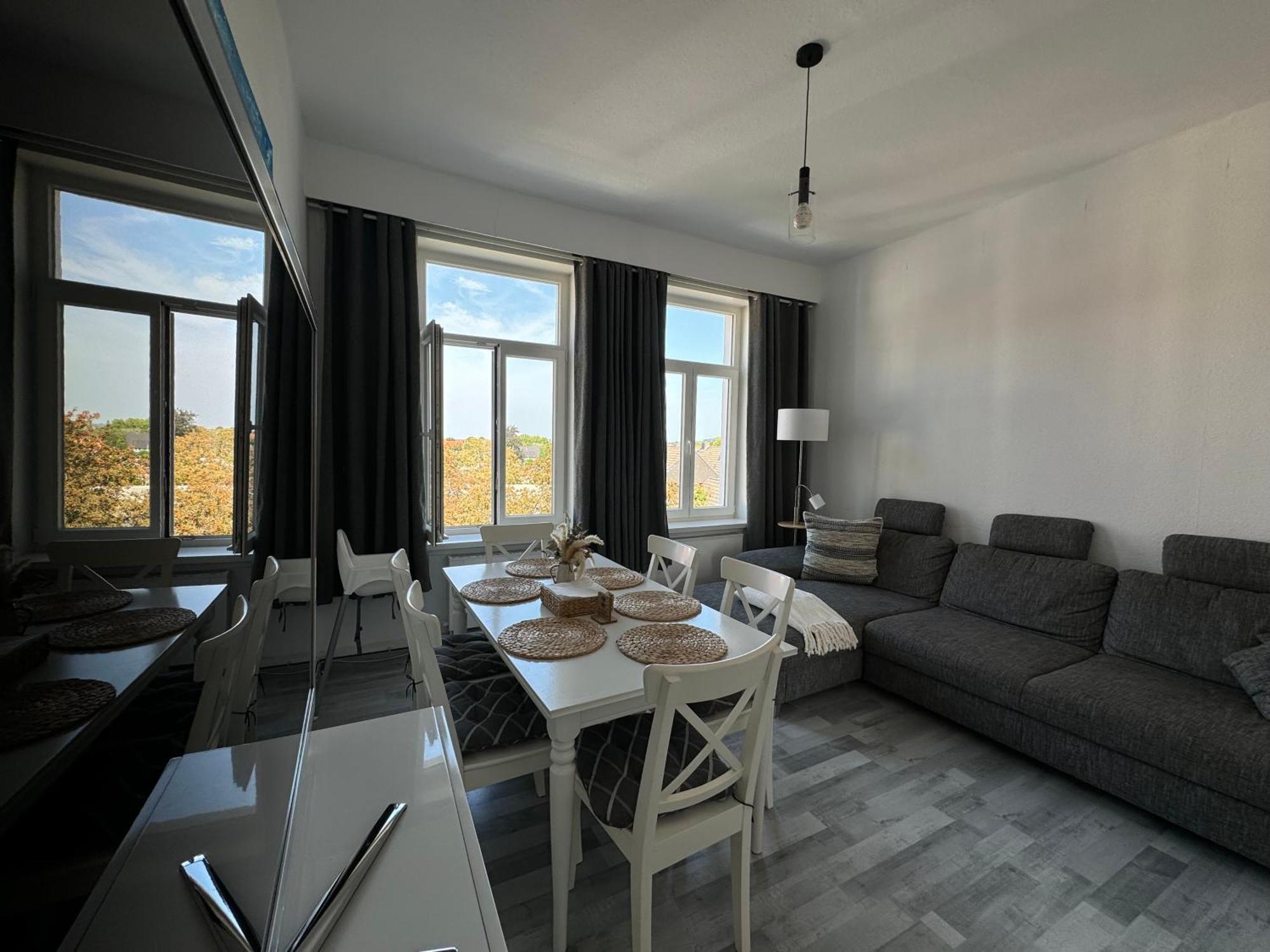 Moderne 4 Zimmer Apartment Mit Bergblick Stadtzentrum Contactless Check-In Gehrden (Lower-Saxony) Exterior foto
