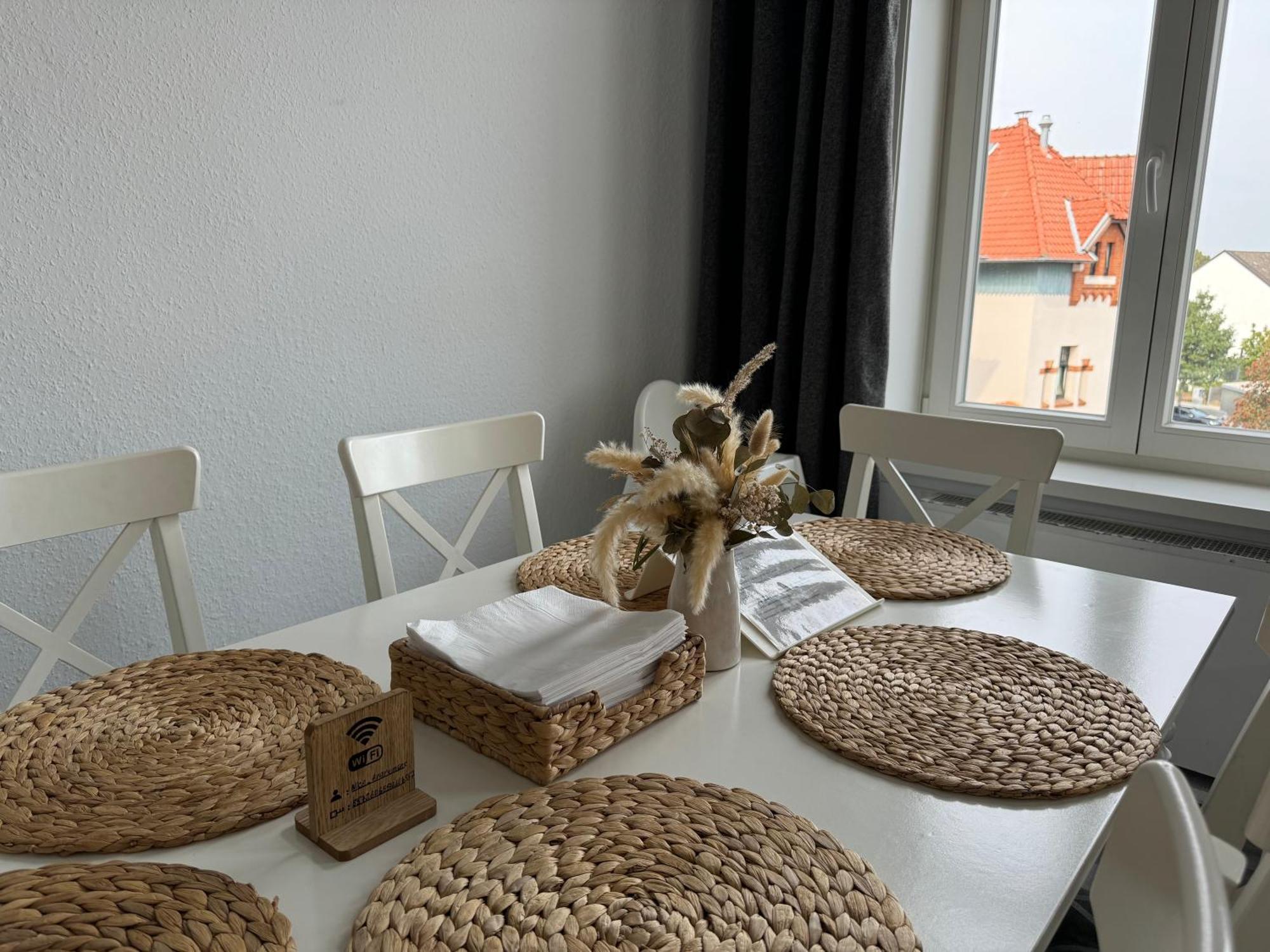 Moderne 4 Zimmer Apartment Mit Bergblick Stadtzentrum Contactless Check-In Gehrden (Lower-Saxony) Exterior foto